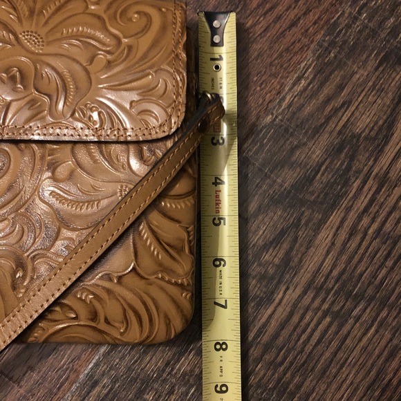 💗Patricia Nash Balluri Crossbody- Biscuit 
Brand New - Picture 5 of 5